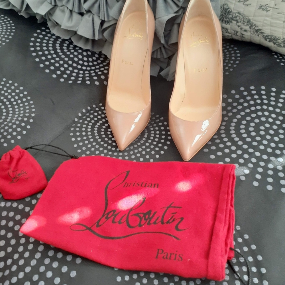 Authentic Christian Louboutin • Nude Heel